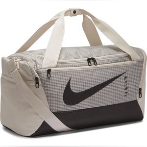 Nike Brasilia Duffel Training Bag - unisex spacious gym workout sports bag